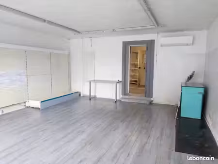 local commercial 60 m²