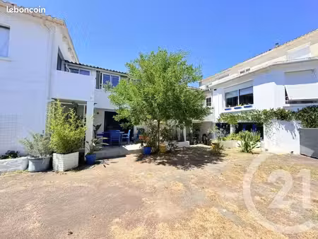 immeuble 724 m² longeville sur mer