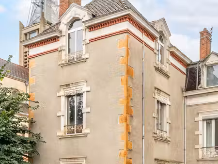 immeuble avec 3 plateaux centre-ville anse