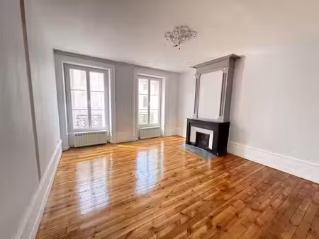location appartement 4 pièces 98 m² à saint-etienne (42000)  895 €