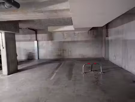 a vendre : parking sous-sol - embouchure/ponts jumeaux