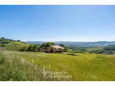 ancienne ferme à rénover avec sa vue imprenable