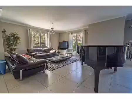 maison daix 7 pièce(s) 200 m2