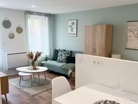? t1 bis avec balcon – 3ᵉ étage – quai farconnet – tournon-sur-rhône