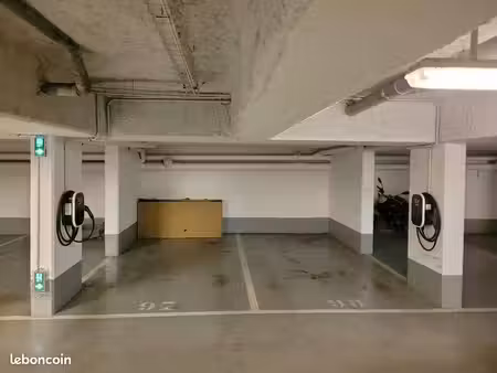 parking avec borne de recharge a louer