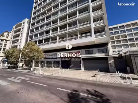 local commercial 1 975 m²