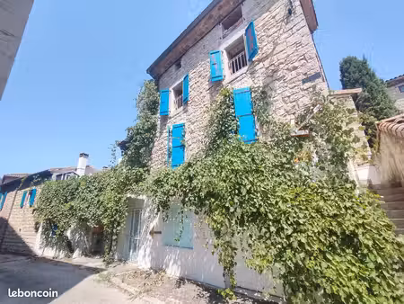 maison 2 pièces 445 m²