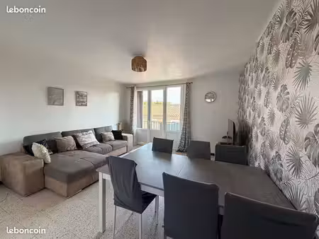 location t4 centre carcassone proche cité