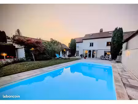 maison 7 pièces 174m2