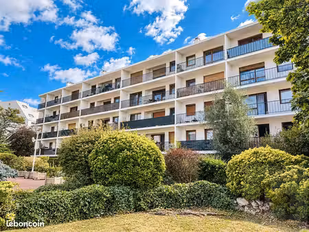 studio 1 pièce 32 m²