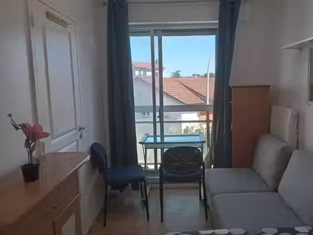 beau 2p meublé refait à neuf