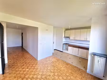 bondy centre – grand 2 pièces rénové avec ascenseur  2 balcons