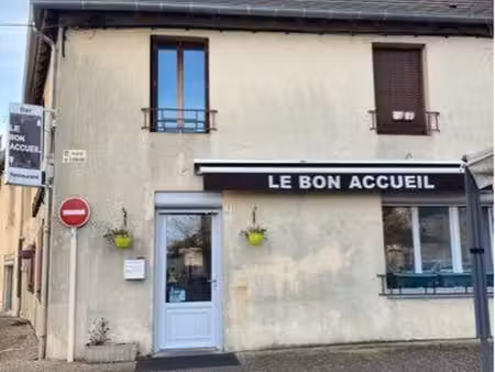 bar restaurant
