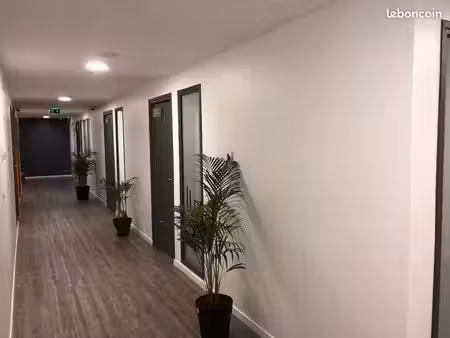bureau très propre à louer