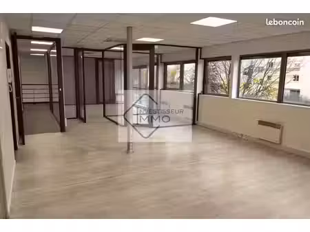 bureaux 142 m²