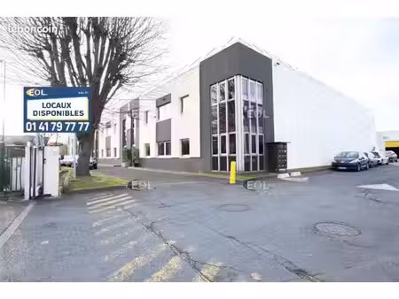 local d'activité 1 086 m²