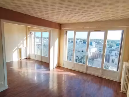 vincennes- 2 pièces 44 88 m2 - balcon plein sud - vue bois - stationnement facile