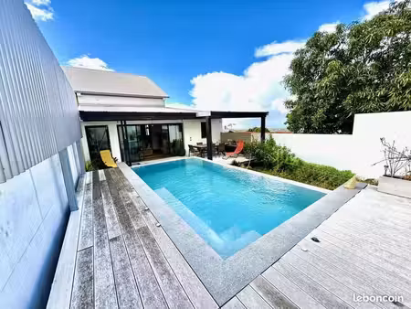 maison 9 pièces 340 m²