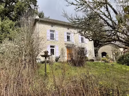chalet 8 pièces 165 m²