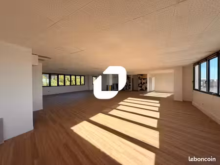 bureaux 1 240 m²