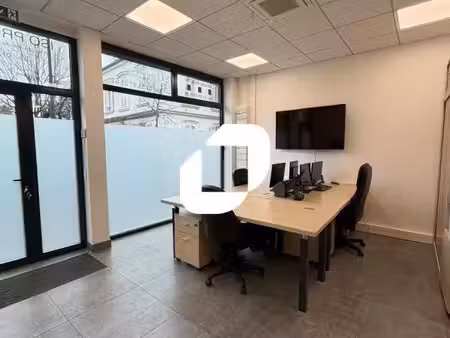 bureau 135 m²