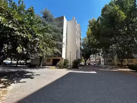 location appartement 2 pièces 53 m² à avignon (84000)  680 €