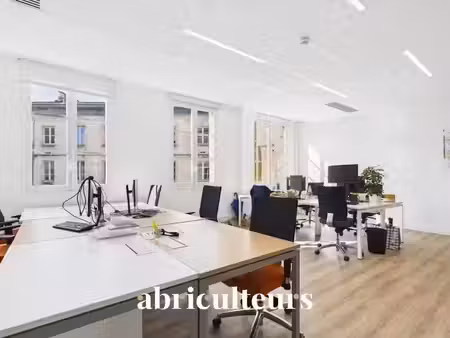 location locaux professionnels 196 m² à bordeaux (33000)  5 945 €