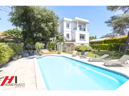 elégance pure pour cette maison de 200m2 13012 entre la rosi