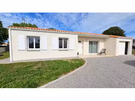 maison de plain pied 3 chambres 79410 saint gelais