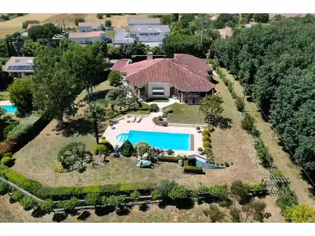villa golf de teoula 5 pièce(s) 200 m2 + jardins et piscine
