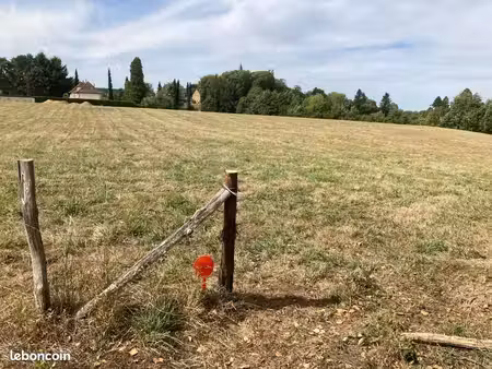 terrain 7 305 m² sadroc
