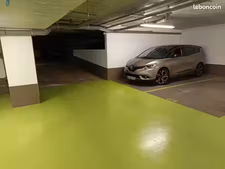 place de parking à louer
