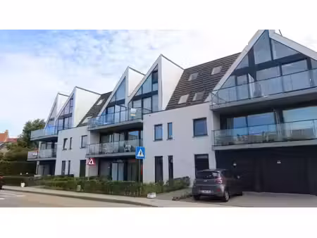 instapklare 2-slaapkamerduplex met terras en carport te h...