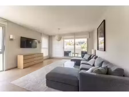 superbe appartement 2 chambres proche de tout