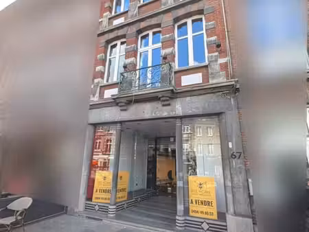 bien exclusif et rare sur la grand-place de tournai