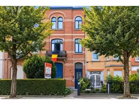 laeken - maison 3ch  ± 221m².
