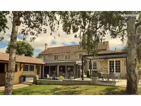 propriété 6 pièces 325 m²