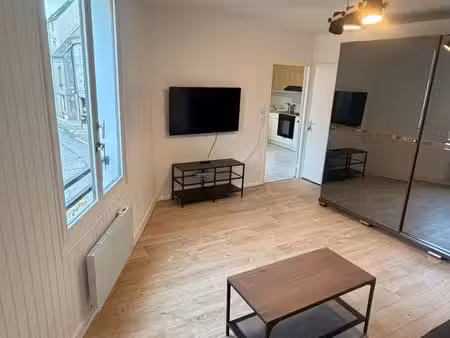 studio meublé rénové – 33 m² – angerville centre – 625 cc