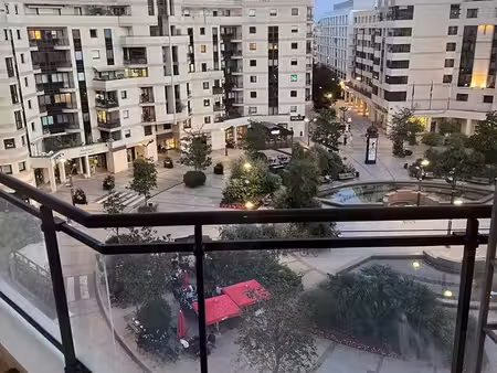 studio 32 m² avec balcon - place georges pompidou