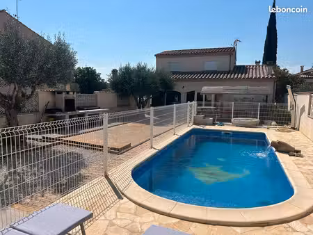 superbe villa meublée de 90 m² avec piscine  grand garage aménagé et sans vis-à-vis à cour