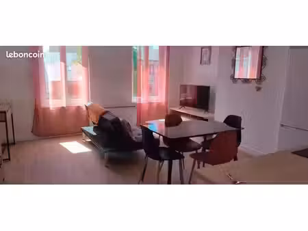 appartement f2 meublé 36m2 totalement rénové en plein centre