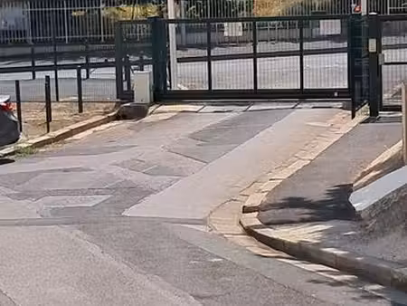 cave(4m²)+parking sécurisé sous vidéo surveillance