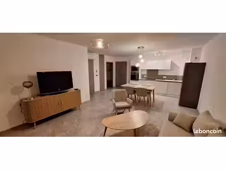 superbe t2 à louer quartier des arenes