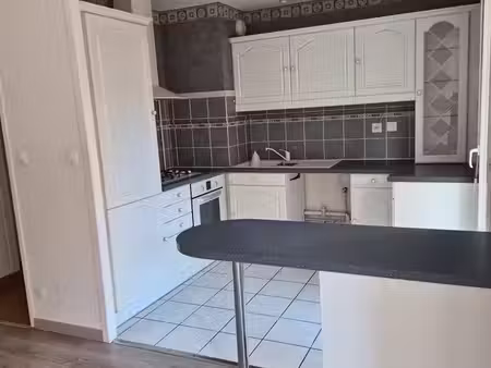 a louer appartement centre harfleur à 2 pas de la place d armes