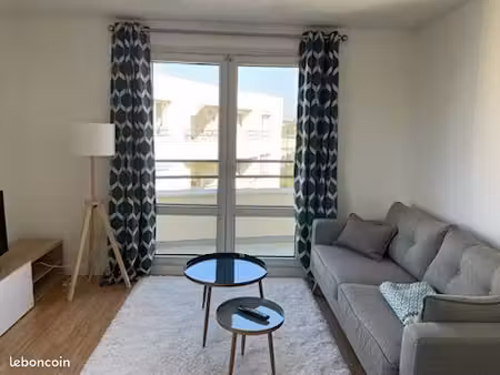 2p à louer à montigny-le-bretonneux