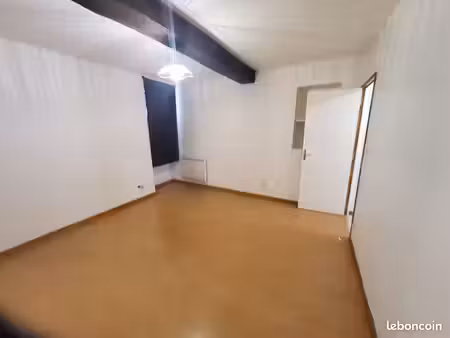 location appartement maison de village