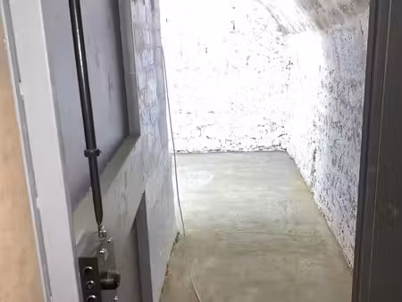 cave à louer 8 m² – paris 75011 république – porte blindée