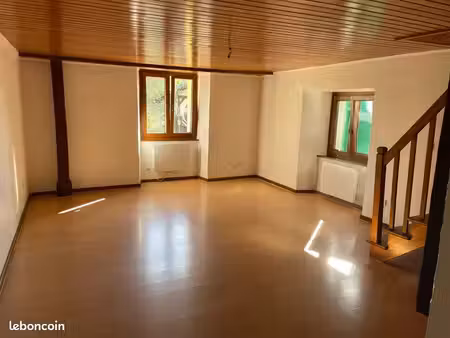 particulier loué à lutter app 3 pièces