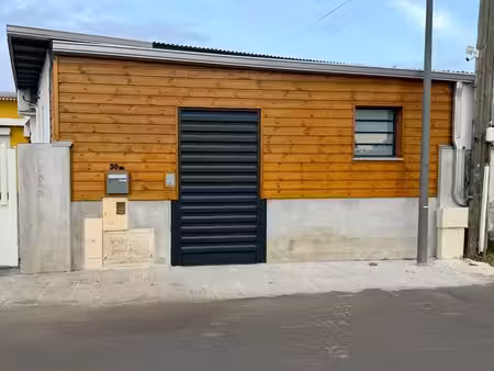 local / bureau 58 m² – sainte-suzanne la marine