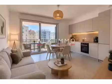 à vendre t2 avec balcon au centre d'annemasse